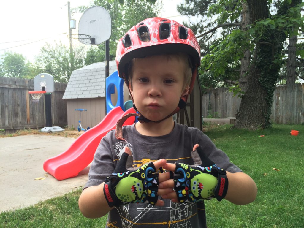کلاه و دستکش دوچرخه کودک - آیبایک
