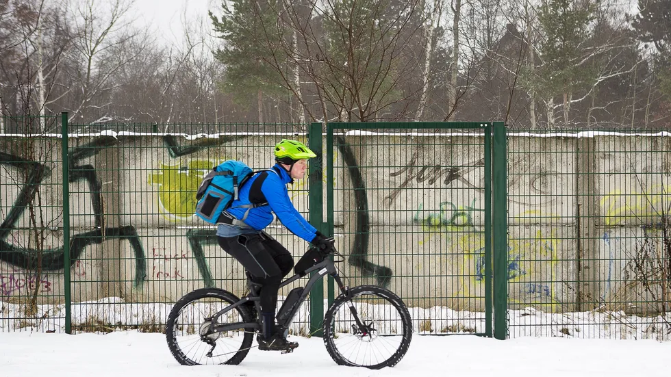 دوچرخه سواری در برف با دوچرخه برقی - آیبایک
